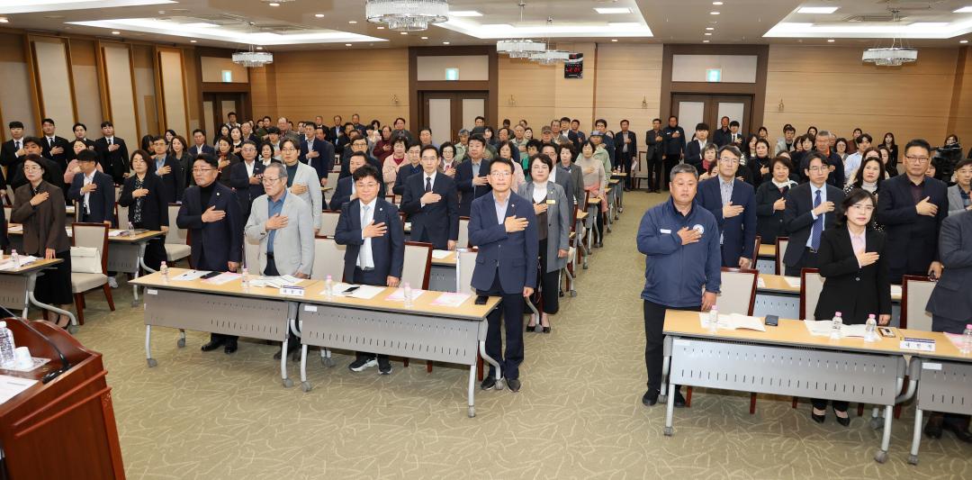 '이철수 의원,  '복지 패러다임 전환의 시대, 당진시 미래복지 정책 수립' 의정토론회' 게시글의 사진(5) '251031_이철수 의원 미래복지 정책수립 의정토론회_10.JPG'