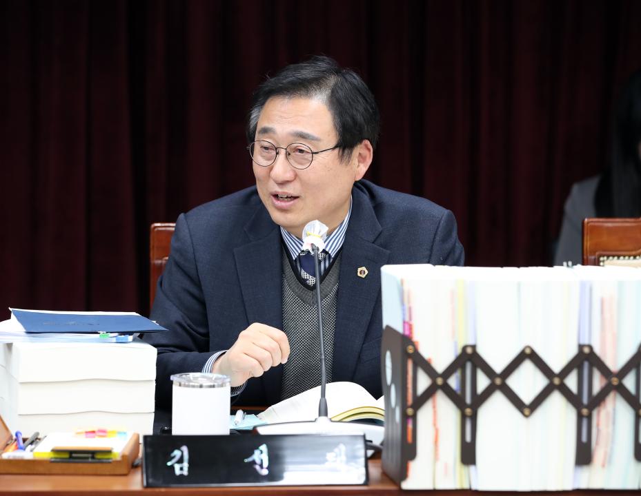 '제362회 정례회 제3차 교육위원회' 게시글의 사진(8) '1128_제362회 정례회 행정사무감사 교육위원회_8.jpg'