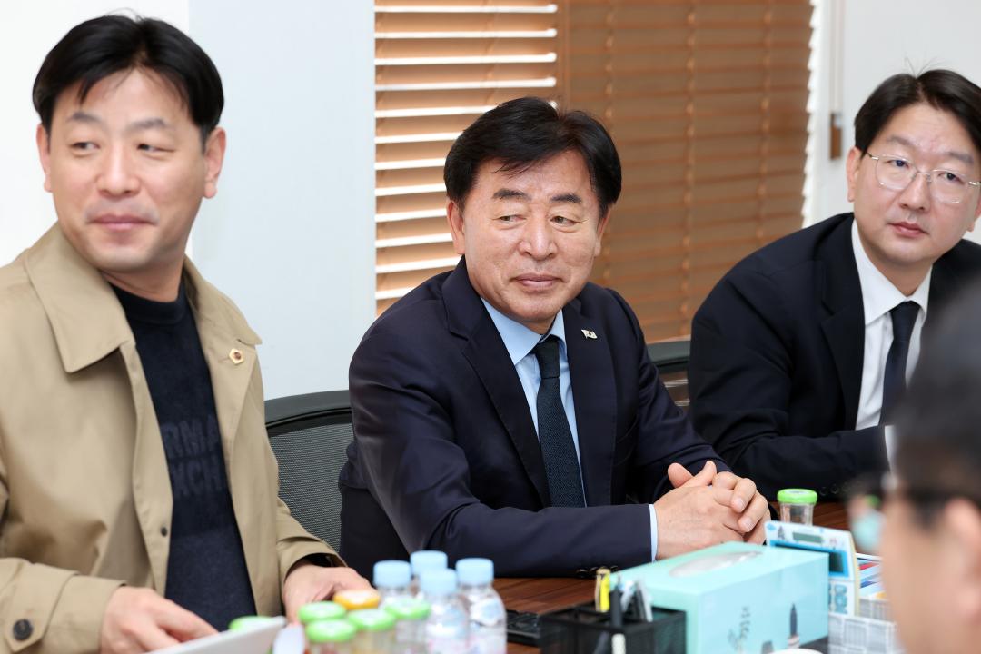 '제358회 임시회 기획경제위원회 현장방문' 게시글의 사진(63) '0416_인텍이앤씨 방문20.jpg'