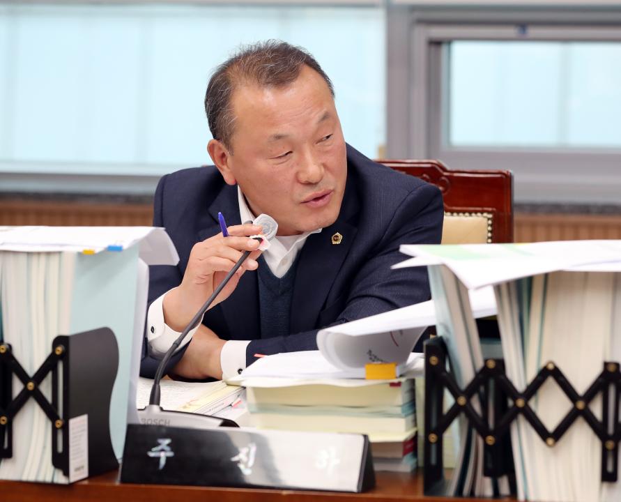 '제362회 정례회 제1차 예산결산특별위원회' 게시글의 사진(31) '1208_제362회 정례회 재1차 예산결산특별위원회_30.jpg'