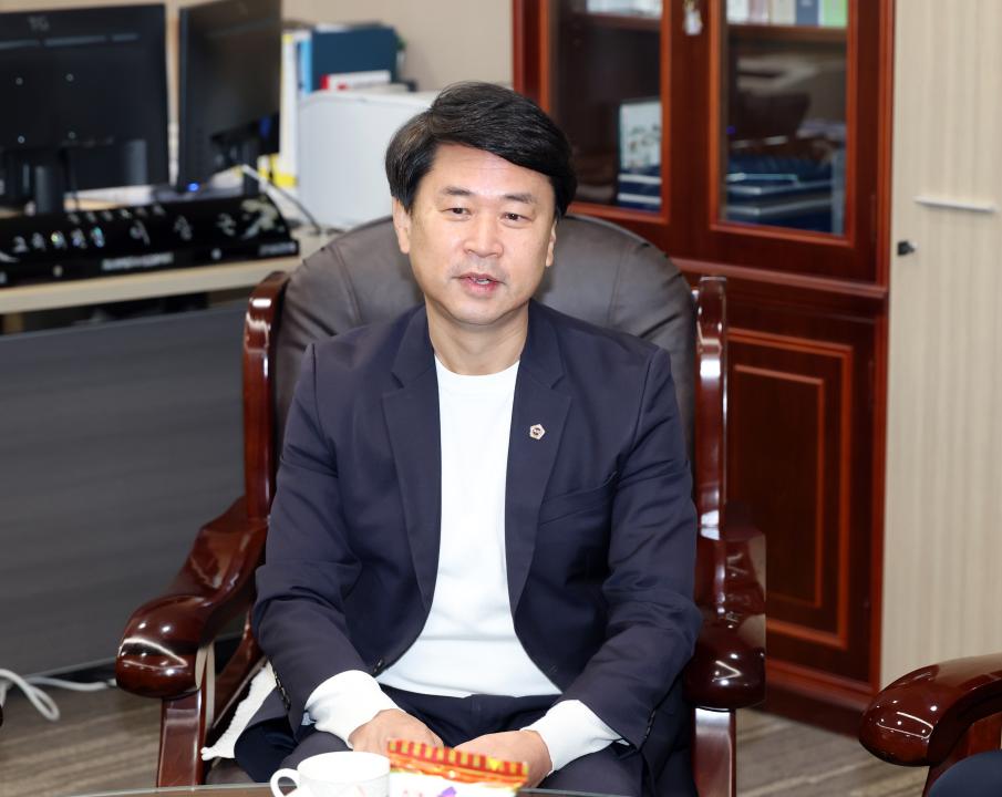 '제주특별자치도의회 교육위원회 충남도의회 방문' 게시글의 사진(17) '1104_제주도의회 교육위원회 방문31.jpg'