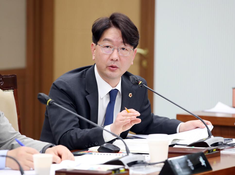 '제365회 임시회 제1차 기획경제위원회' 게시글의 사진(11) '260408_제365회 임시회 제1차 기획경제위원회_11.jpg'