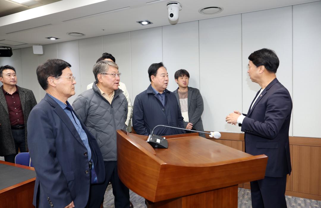 '제주특별자치도의회 교육위원회 충남도의회 방문' 게시글의 사진(9) '1104_제주도의회 교육위원회 방문23.jpg'