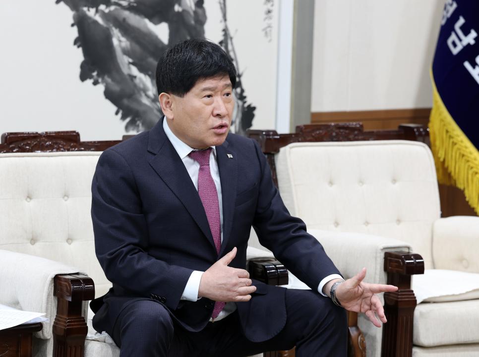 '충남가정어린이집연합회 회원 일행 접견' 게시글의 사진(26) '0319_충남가정어린이집 간담회43.jpg'