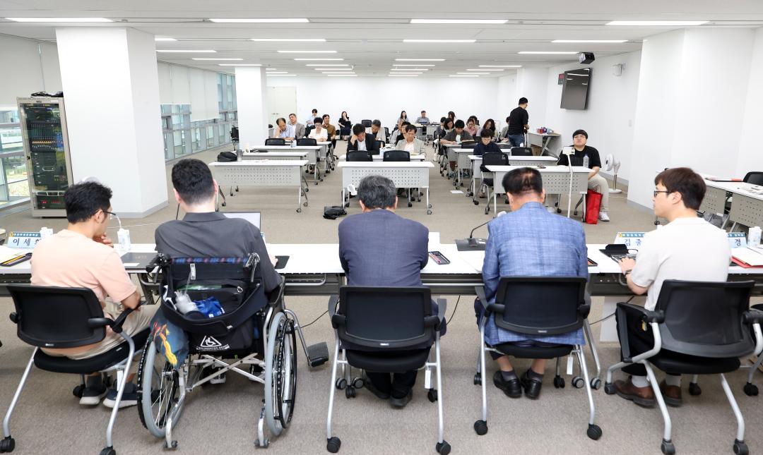 '충청남도 장애교원 지원정책 개선 방안 모색을 위한 의정토론회(좌장 방한일 의원)' 게시글의 사진(69) '0731_충청남도 장애 교원 지원정책 의정토론회32.jpg'
