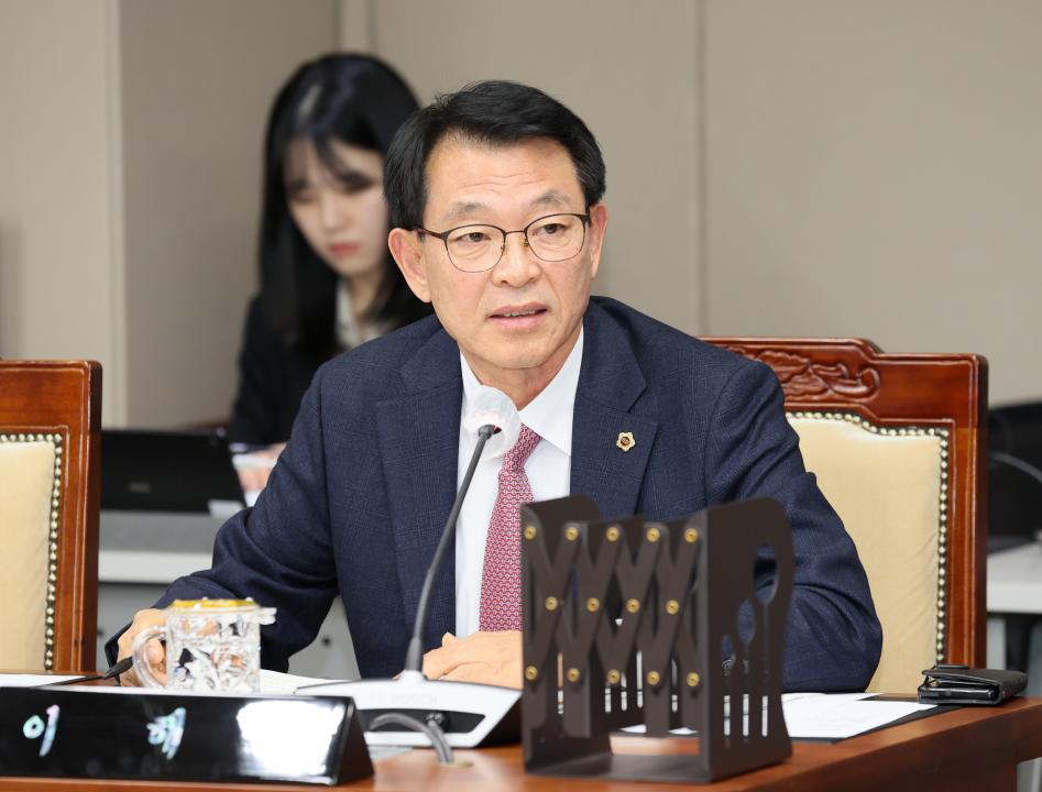 '제358회 임시회 제1차 건설소방위원회' 게시글의 사진(40) '250411_제358회 임시회 제1차 건설소방위원회_56.JPG'
