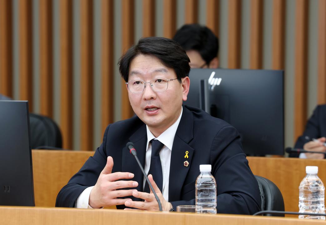 '제358회 임시회 기획경제위원회 현장방문' 게시글의 사진(108) '0416_코닝정밀소재 방문26.jpg'