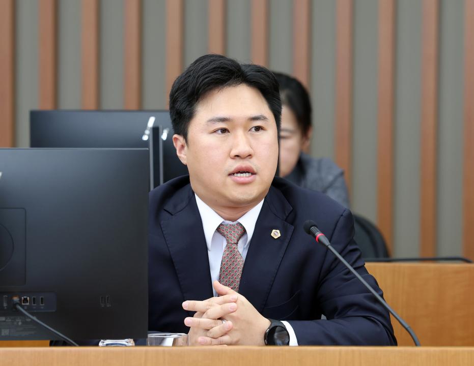 '제358회 임시회 기획경제위원회 현장방문' 게시글의 사진(124) '0416_코닝정밀소재 방문41.jpg'