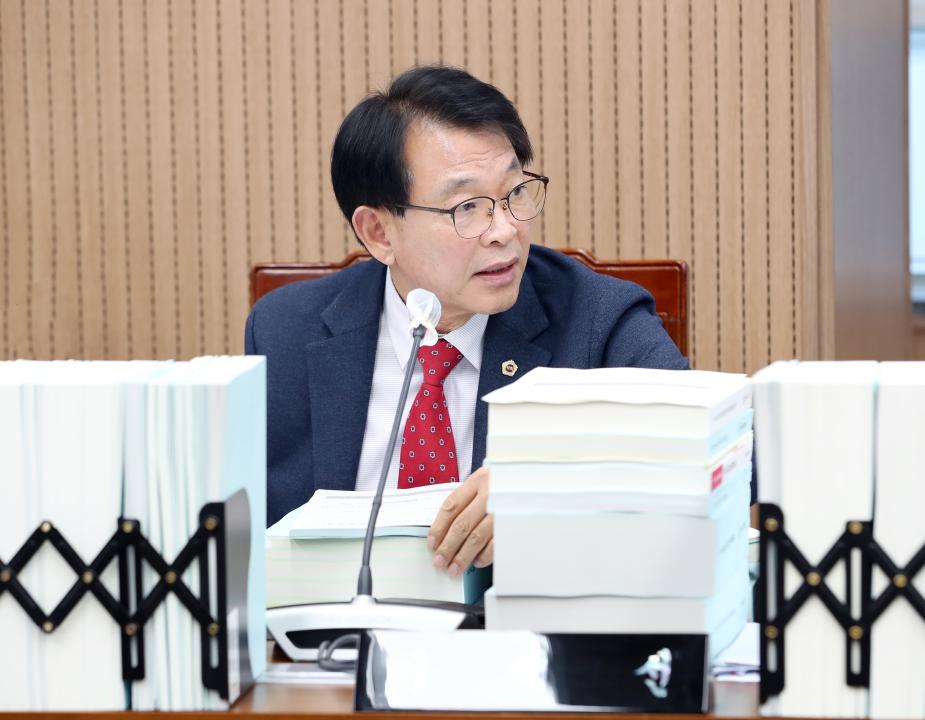 '제362회 정례회 제1차 예산결산특별위원회' 게시글의 사진(12) '1208_제362회 정례회 재1차 예산결산특별위원회_12.jpg'