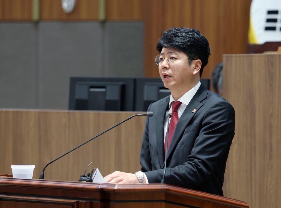 '제358회 임시회 제4차 본회의' 게시글의 사진(115) '0422_제4차 본회의 이용국 의원10.jpg'