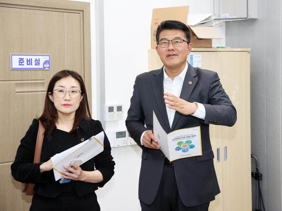 '김기서 의원, 공공급식처의 충남 농림‧축산‧수산물 공급 확대 위한 연구모임' 게시글의 사진(54) '251104_김기서 의원 공공급식 활성화 연구모임_63.JPG'