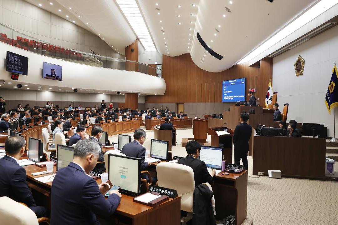 '제356회 정례회 제1차 본회의' 게시글의 사진(14) '241105_제356회 임시회 제1차 본회의 (106).JPG'
