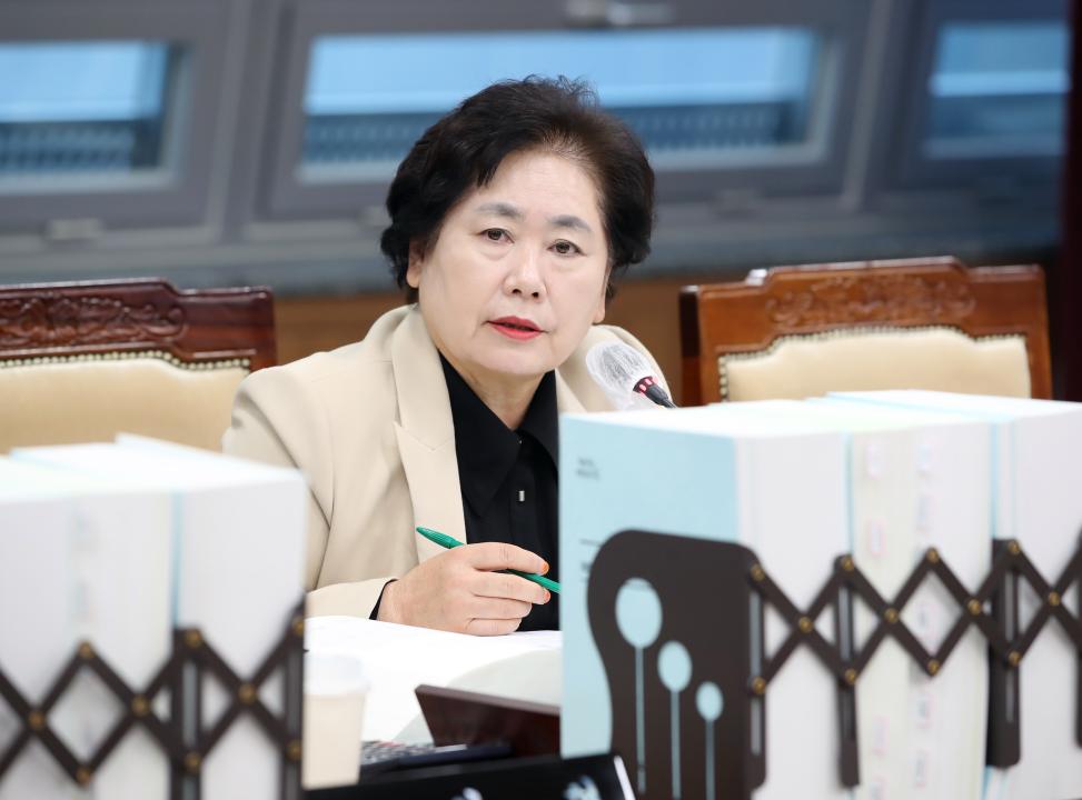 '제362회 정례회 제3차 행정문화위원회' 게시글의 사진(21) '1201_제362회 정례회 행정사무감사 행정문화위원회_16.jpg'