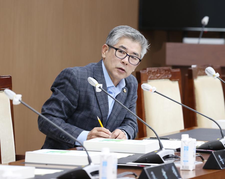 '충청남도 2045 탄소중립·녹색성장 실현을 위한 특별위원회' 게시글의 사진(19) '250214_충청남도 2045 탄소중립·녹색성장 실현을 위한 특별위원회(33).JPG'