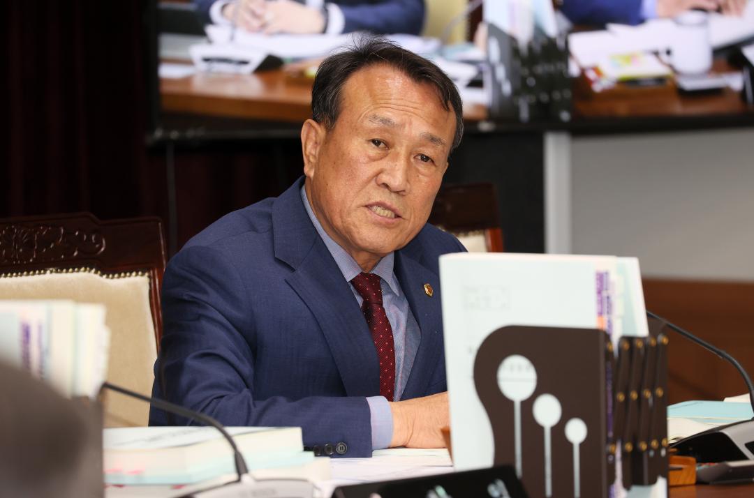 '제358회 임시회 제1차 교육위원회' 게시글의 사진(11) '250414_제358회 임시회 제1차 교육위원회_19.JPG'