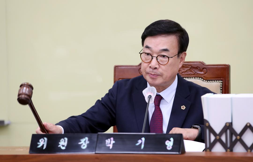 '제362회 정례회 제3차 행정문화위원회' 게시글의 사진(6) '1201_제362회 정례회 행정사무감사 행정문화위원회_5-1.jpg'