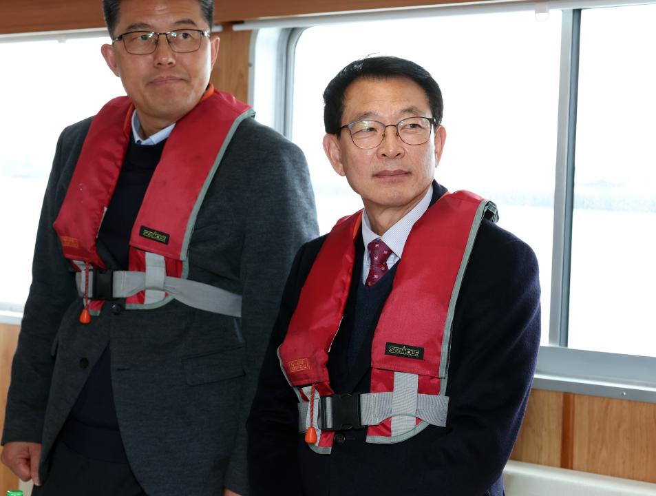 '제358회 임시회 건설소방위원회 현장방문' 게시글의 사진(55) '0414_당진소방서 소방정대 방문59.jpg'