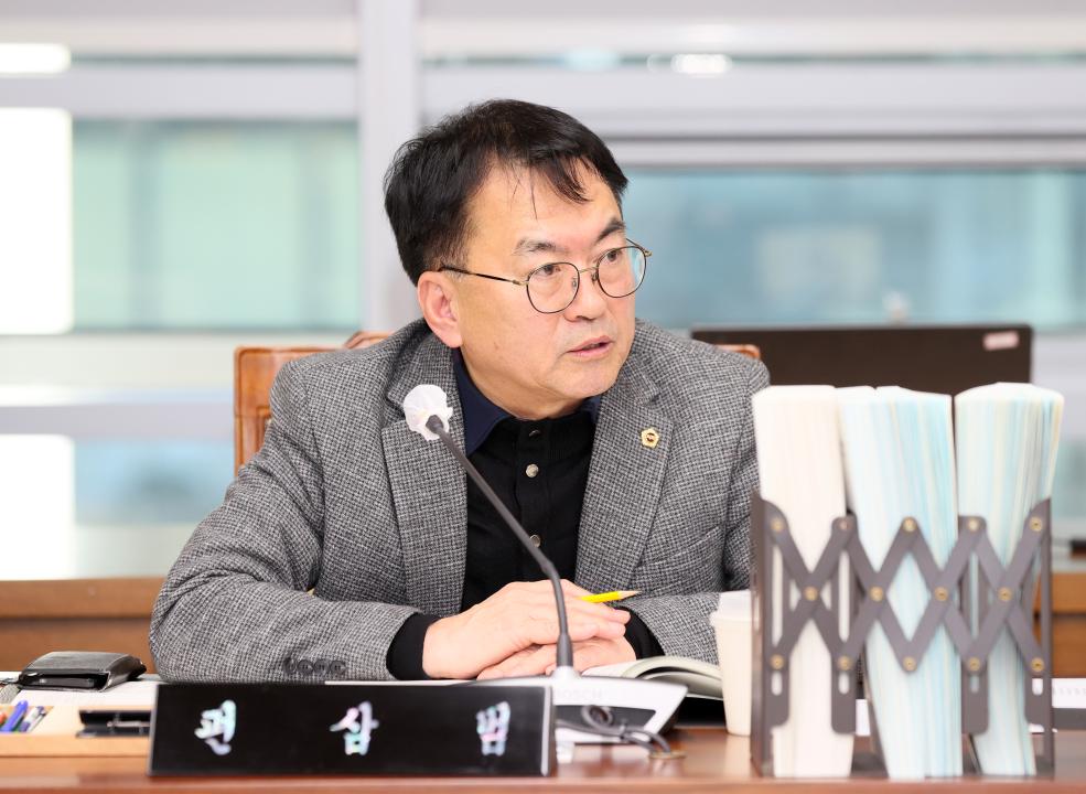 '제363회 임시회 제2차 농수산해양위원회' 게시글의 사진(41) '260122_제363회 임시회 제2차 농수산해양위원회_61.JPG'