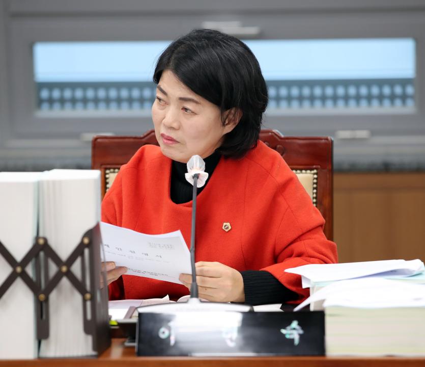 '제362회 정례회 제3차 행정문화위원회' 게시글의 사진(17) '1201_제362회 정례회 행정사무감사 행정문화위원회_12.jpg'