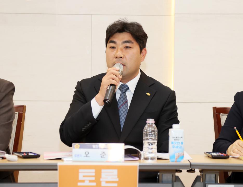 '이철수 의원,  '복지 패러다임 전환의 시대, 당진시 미래복지 정책 수립' 의정토론회' 게시글의 사진(60) '251031_이철수 의원 미래복지 정책수립 의정토론회_72.JPG'