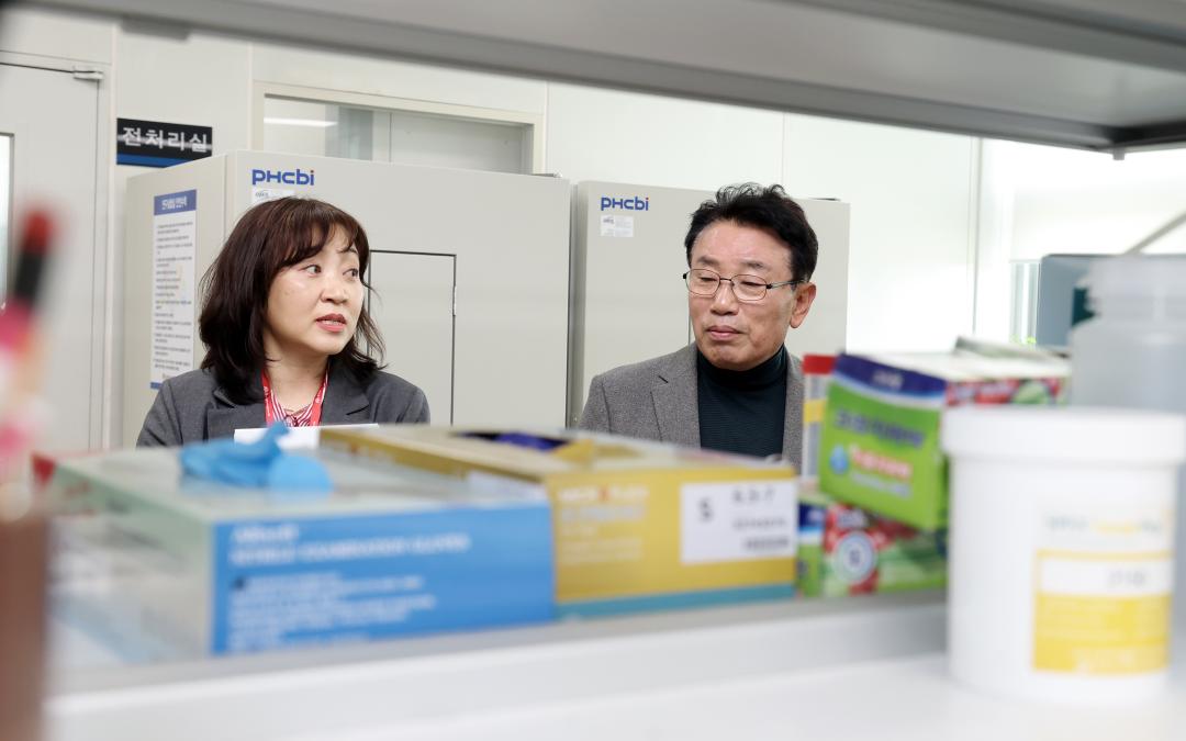 '제358회 임시회 보건복지환경위원회 현장방문' 게시글의 사진(82) '0415_보건환경연구원 현장방문85.jpg'