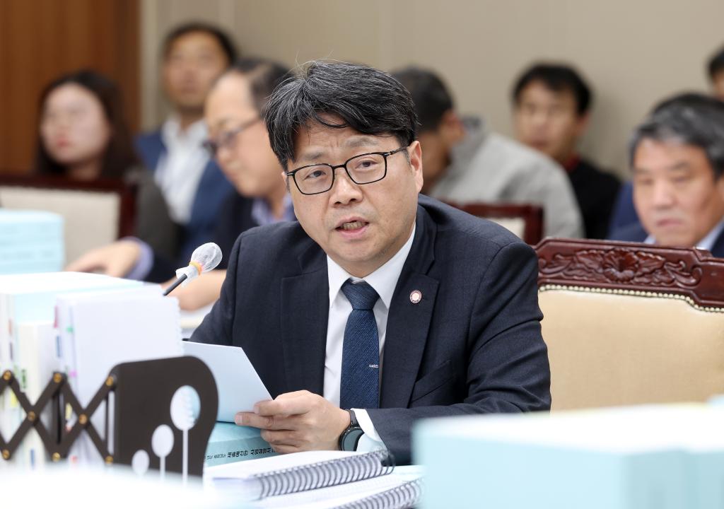 '제362회 정례회 제1차 행정문화위원회' 게시글의 사진(59) '1127_행정문화위원회 신동헌 실장02.jpg'