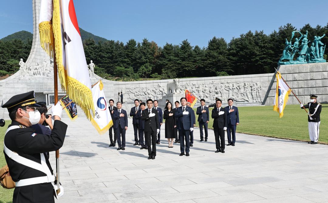 '대한민국시도의회의장협의회 제19대 전반기 정기회 및 대전 현충원 참배' 게시글의 사진(25) 'IMG_0997.JPG'