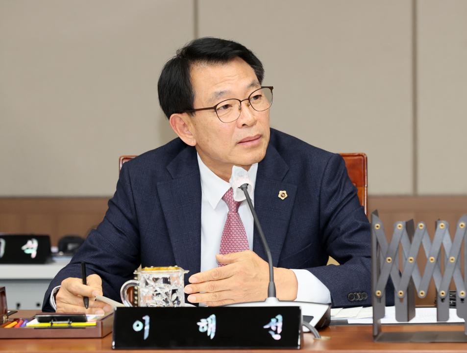 '제358회 임시회 제1차 건설소방위원회' 게시글의 사진(37) '250411_제358회 임시회 제1차 건설소방위원회_53.JPG'