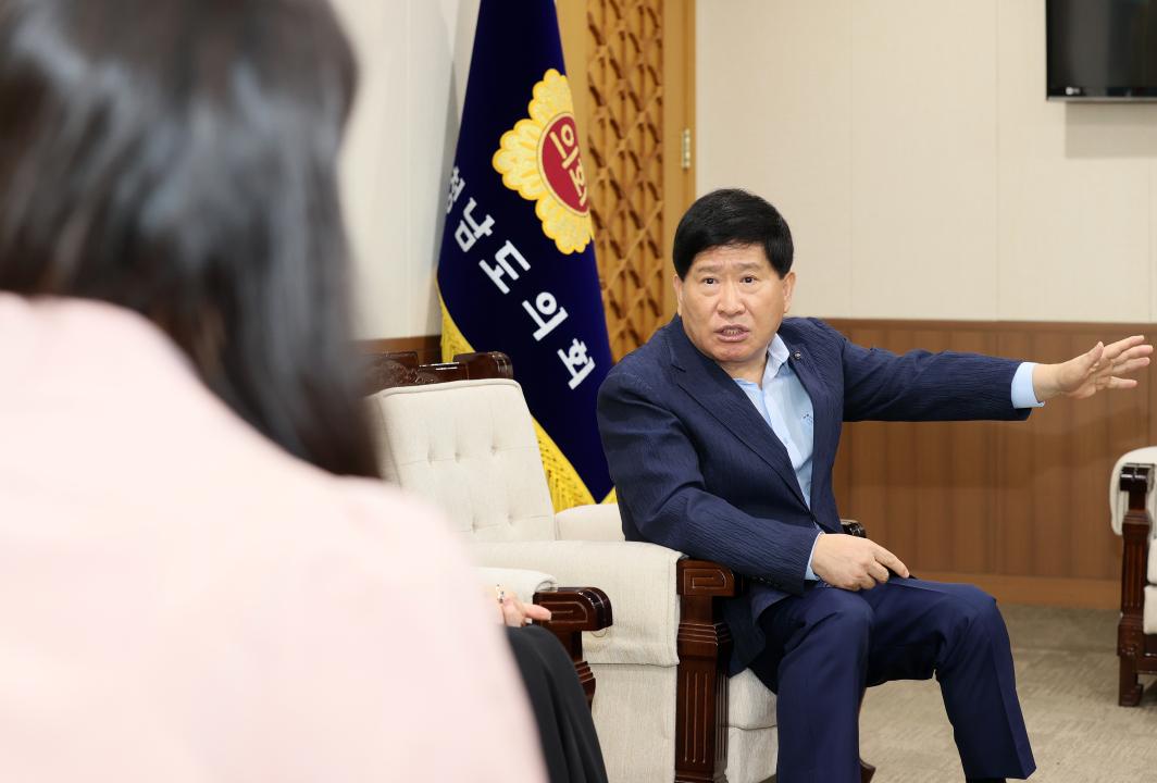 '충청남도의회-서울대 입법연구센터 자치입법권 강화 업무 협약식' 게시글의 사진(30) '250729_충청남도의회-서울대 입법연구센터 MOU_59.JPG'