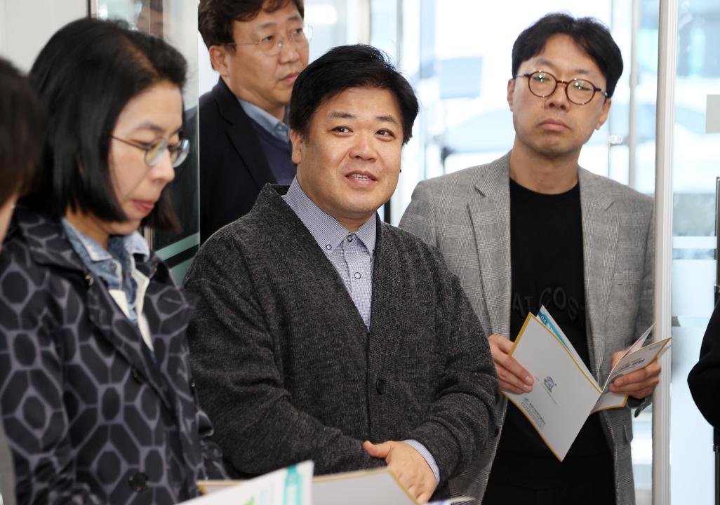 '김기서 의원, 공공급식처의 충남 농림‧축산‧수산물 공급 확대 위한 연구모임' 게시글의 사진(48) '251104_김기서 의원 공공급식 활성화 연구모임_59.JPG'