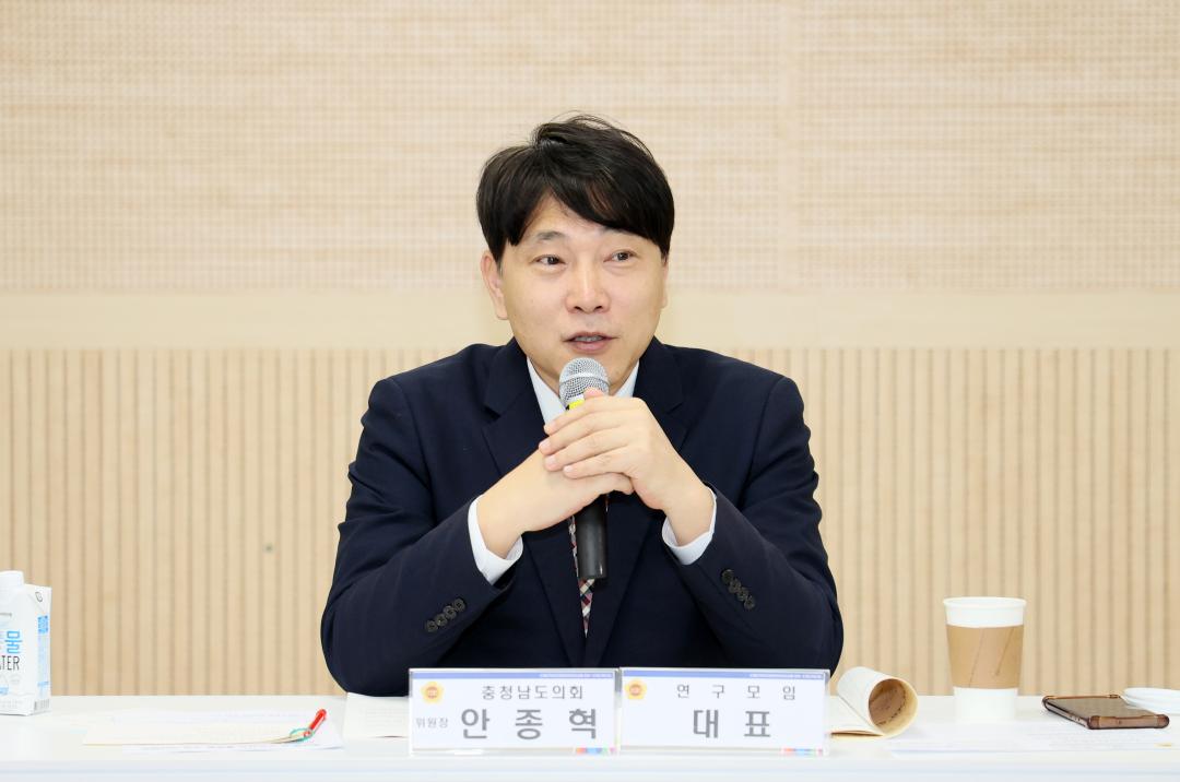 '안종혁 의원 AI 활용 주민자치 활성화 연구모임' 게시글의 사진(9) '260403_안종혁 의원 AI 활용 주민자치 활성화 연구모임 (13).JPG'