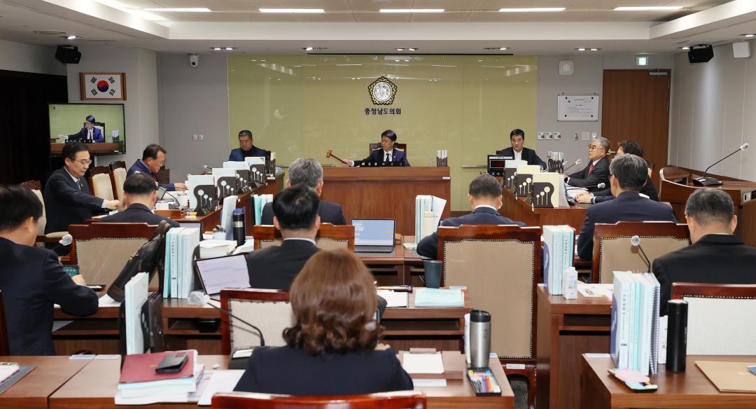 '제358회 임시회 제1차 교육위원회' 게시글의 사진(9) '250414_제358회 임시회 제1차 교육위원회_05.JPG'