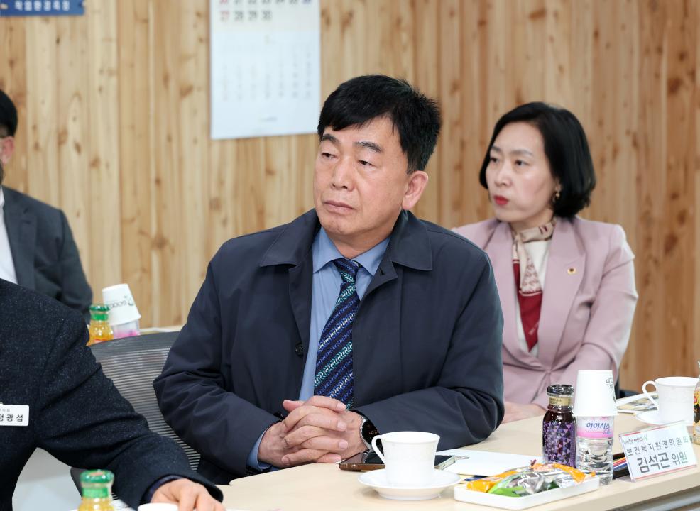 '제358회 임시회 보건복지환경위원회 현장방문' 게시글의 사진(119) '0415_원산도 자연휴양림 현장방문35.jpg'
