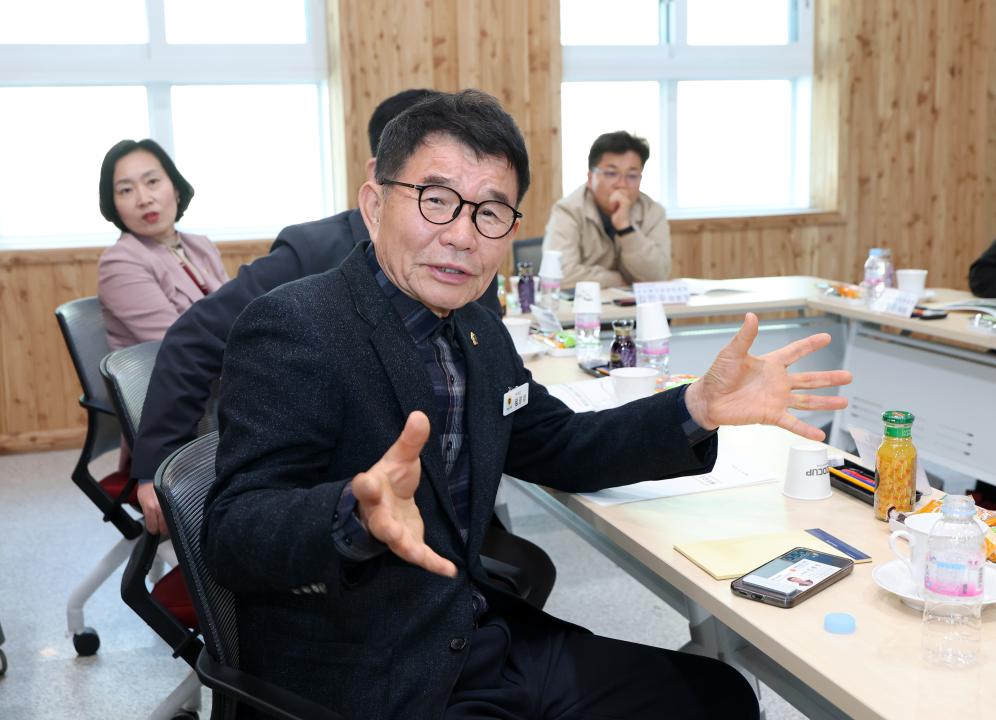 '제358회 임시회 보건복지환경위원회 현장방문' 게시글의 사진(107) '0415_원산도 자연휴양림 현장방문24.jpg'