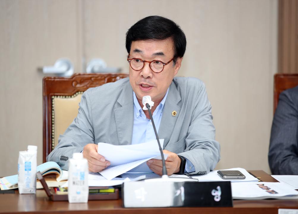 '제2차 문화관광재단 대표이사 후보자 인사청문특위' 게시글의 사진(26) '230621_제2차 문화관광재단 대표이사 인사청문특위_136.JPG'
