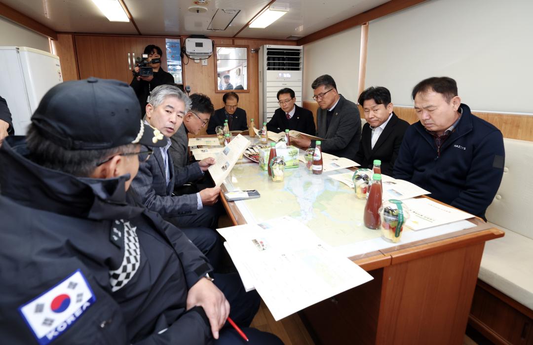 '제358회 임시회 건설소방위원회 현장방문' 게시글의 사진(23) '0414_당진소방서 소방정대 방문27.jpg'