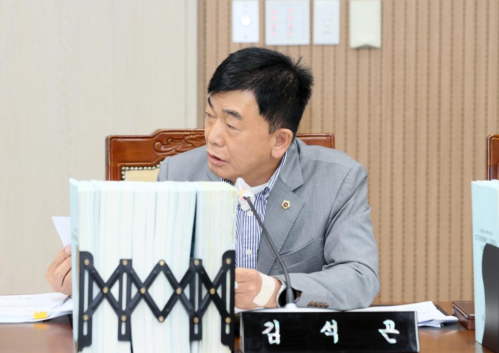 '제361회 임시회 제1차 예산결산특별위원회' 게시글의 사진(25) '250908_제361회 임시회 예결특위_25.JPG'