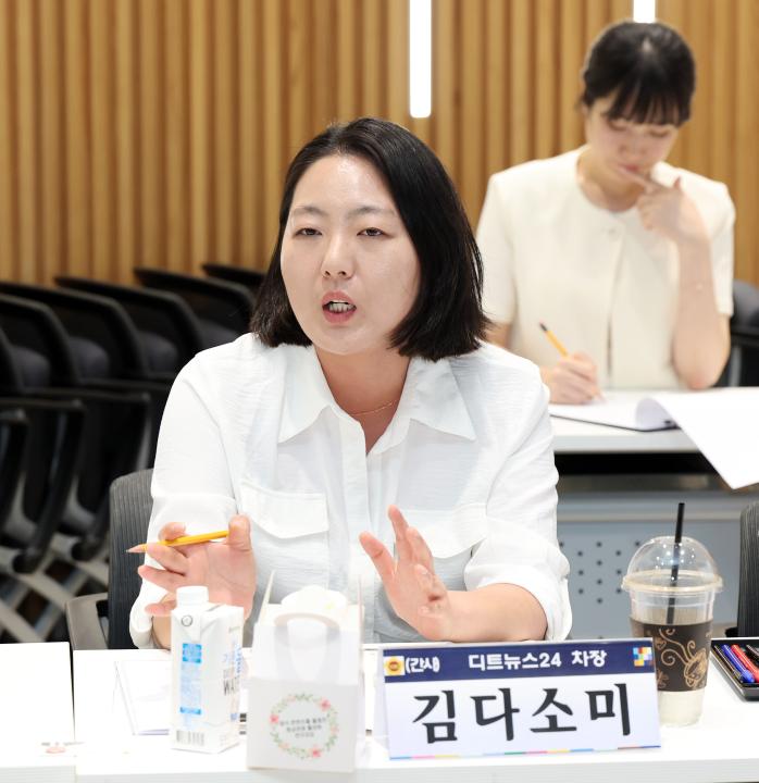 '음식 콘텐츠를 활용한 충남관광 활성화 연구모임(대표 이현숙 의원)' 게시글의 사진(32) '0703_음식콘텐츠를 활용한 충남관광 활성화 연구모임33.jpg'