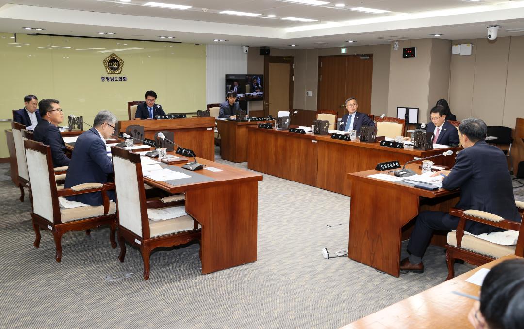 '제358회 임시회 제1차 건설소방위원회' 게시글의 사진(2) '250411_제358회 임시회 제1차 건설소방위원회_03.JPG'