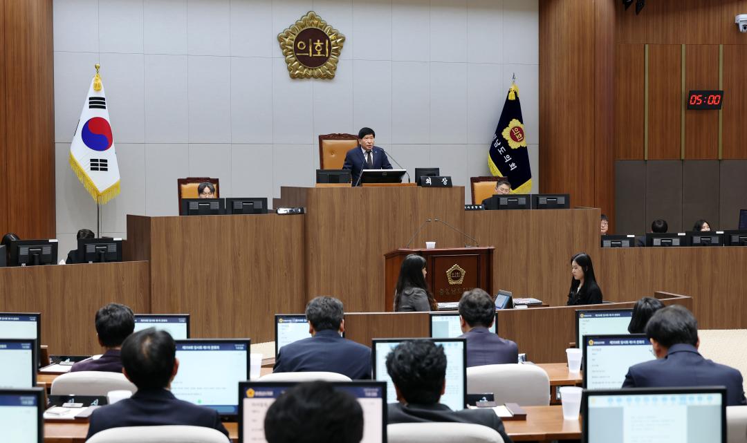 '제358회 임시회 제1차 본회의' 게시글의 사진(12) '0408_제358회 임시회 제1차 본회의08.jpg'