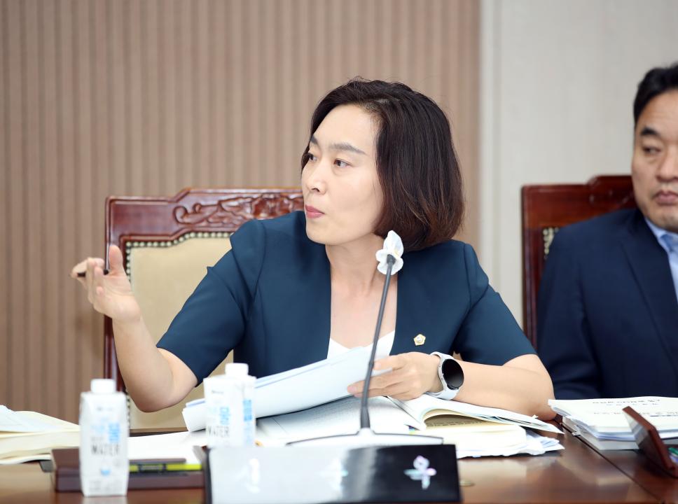 '제2차 문화관광재단 대표이사 후보자 인사청문특위' 게시글의 사진(42) '230621_제2차 문화관광재단 대표이사 인사청문특위_251.JPG'