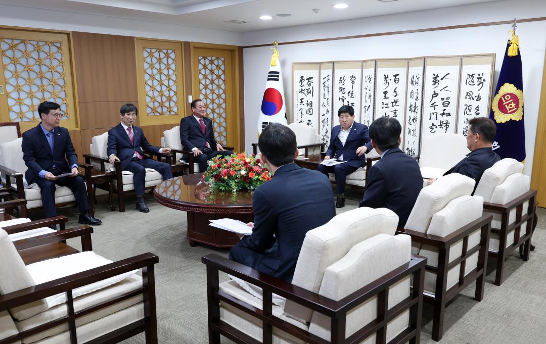 '대전세종충남 중소기업 협회 회장 일행 접견' 게시글의 사진(3) '0421_대전세종충남 중소기업협회 접견03.jpg'