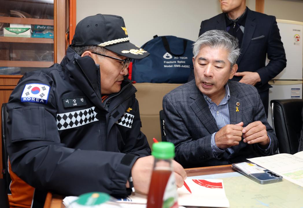 '제358회 임시회 건설소방위원회 현장방문' 게시글의 사진(34) '0414_당진소방서 소방정대 방문37.jpg'