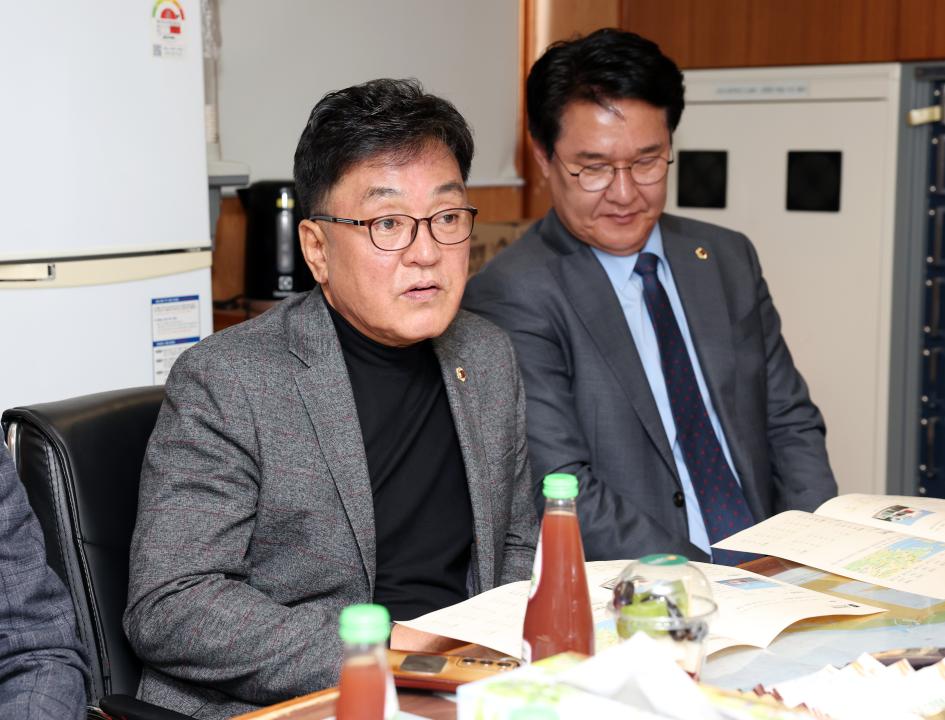 '제358회 임시회 건설소방위원회 현장방문' 게시글의 사진(35) '0414_당진소방서 소방정대 방문39.jpg'