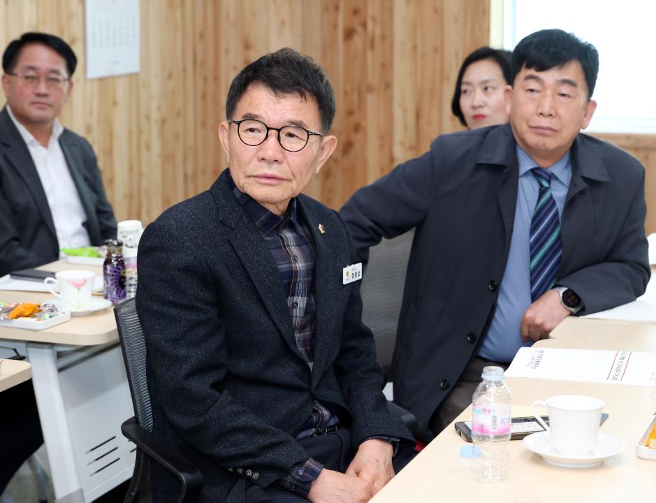 '제358회 임시회 보건복지환경위원회 현장방문' 게시글의 사진(106) '0415_원산도 자연휴양림 현장방문23.jpg'