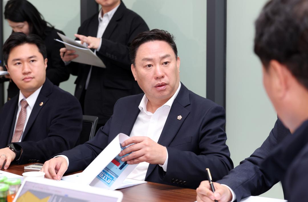'제358회 임시회 기획경제위원회 현장방문' 게시글의 사진(76) '0416_인텍이앤씨 방문33.jpg'