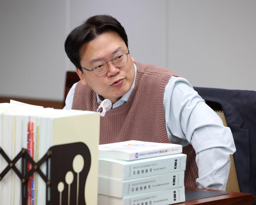 '제362회 정례회 제3차 교육위원회' 게시글의 사진(12) '1128_제362회 정례회 행정사무감사 교육위원회_12.jpg'