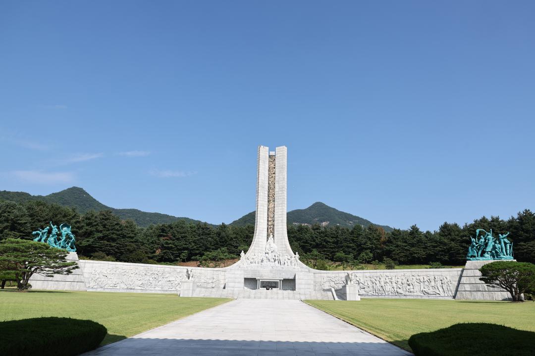 '대한민국시도의회의장협의회 제19대 전반기 정기회 및 대전 현충원 참배' 게시글의 사진(21) 'IMG_0993.JPG'