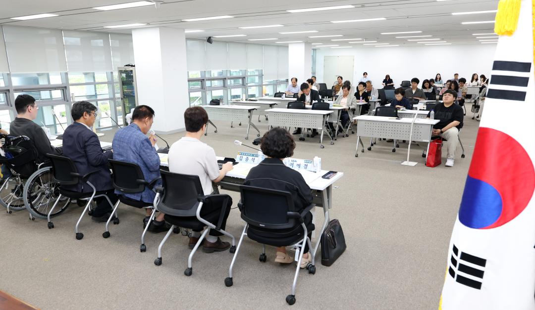 '충청남도 장애교원 지원정책 개선 방안 모색을 위한 의정토론회(좌장 방한일 의원)' 게시글의 사진(70) '0731_충청남도 장애 교원 지원정책 의정토론회33.jpg'