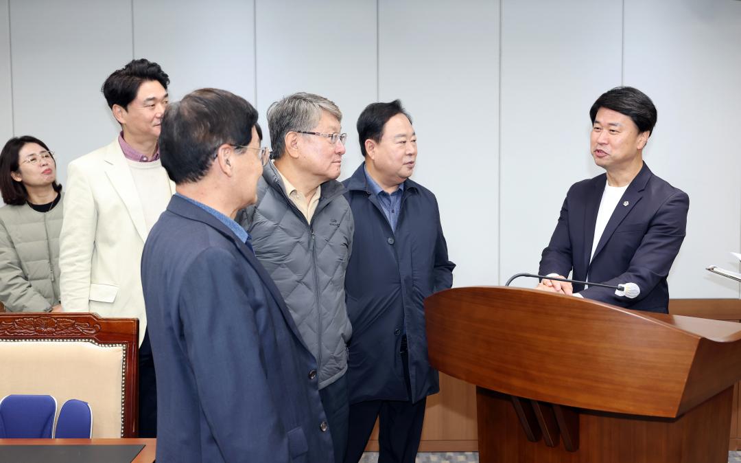 '제주특별자치도의회 교육위원회 충남도의회 방문' 게시글의 사진(10) '1104_제주도의회 교육위원회 방문24.jpg'